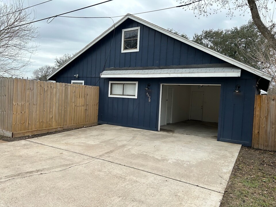 402 17th St N in Texas City, TX - Building Photo