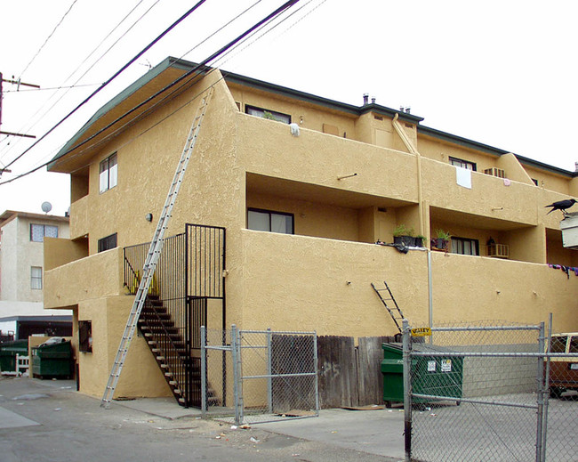 Chestnut Apartments in Santa Ana, CA - Building Photo - Other