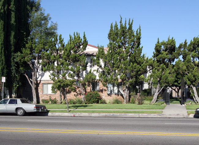 Lindley Courtyard Apartments in Northridge, CA - Building Photo - Building Photo