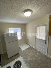 239 Pineneedle Rd in Columbia, SC - Building Photo - Building Photo