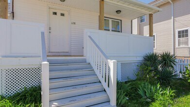 128 N Rhode Island Ave in Atlantic City, NJ - Building Photo - Building Photo