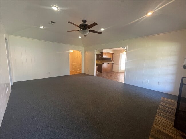 302 Yorkshire Ct in Deer Park, TX - Building Photo - Building Photo