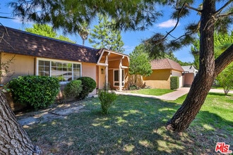 21757 Ulmus Dr in Woodland Hills, CA - Building Photo - Building Photo