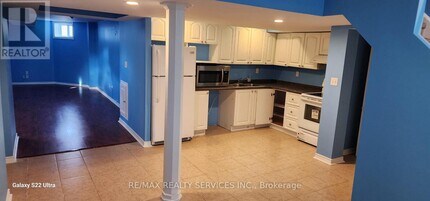 41 Charger Ln in Brampton, ON - Building Photo - Building Photo