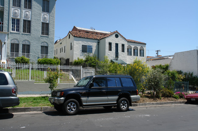 244 S Berendo St in Los Angeles, CA - Foto de edificio - Building Photo