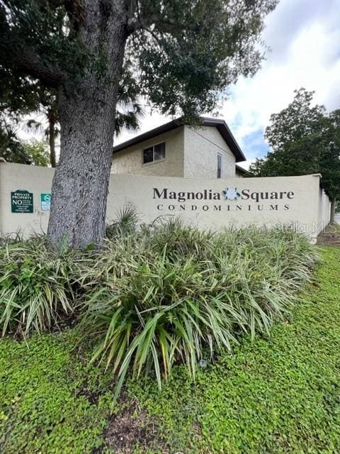 501 E Bay Dr in Largo, FL - Building Photo - Building Photo