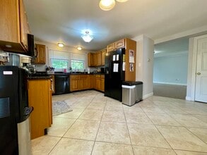 70 Grimes Rd in Rocky Hill, CT - Building Photo - Building Photo