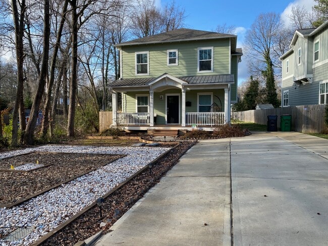 property at 1011 Everett Pl