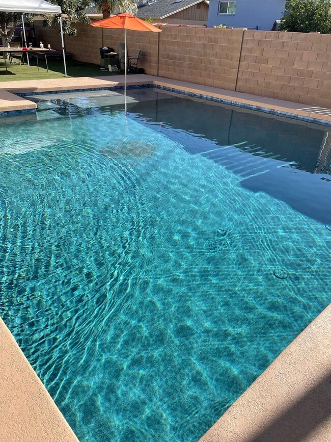 property at 937 E Manhatton Dr