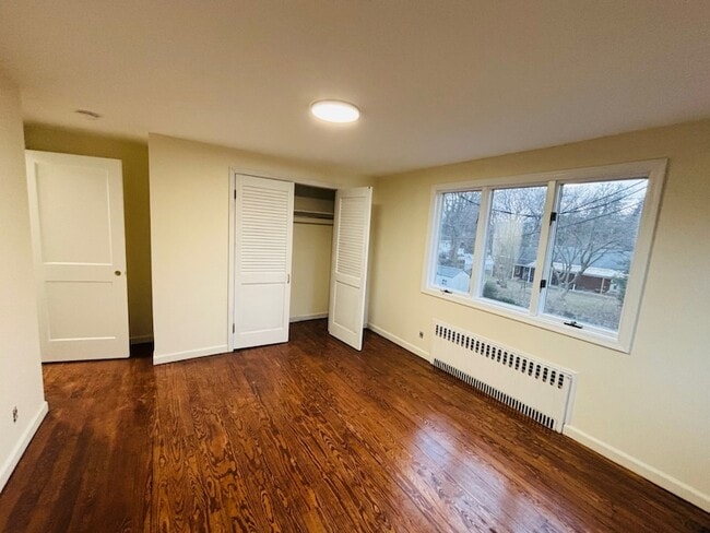 13 Chestnut St, Unit 2 in Glen Cove, NY - Building Photo - Building Photo