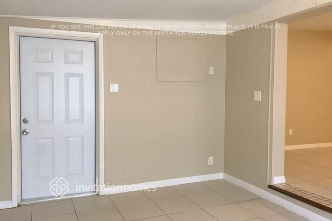 1110 E Camellia Dr in Brandon, FL - Building Photo - Building Photo