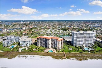 180 Seaview Ct, Unit 212 in Marco Island, FL - Building Photo - Building Photo