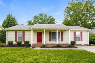 318 Huntington Dr in Gallatin, TN - Building Photo