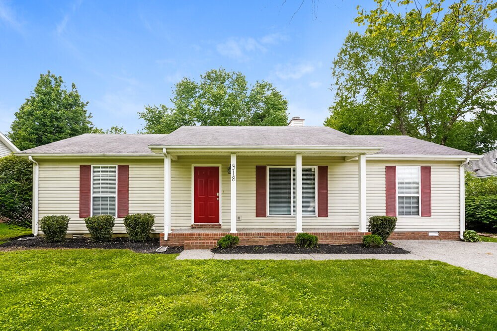 318 Huntington Dr in Gallatin, TN - Building Photo