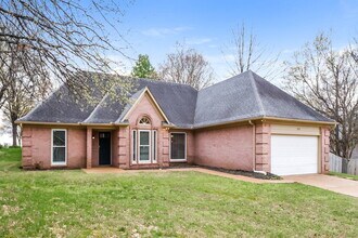 8731 Oak Trail Ln in Cordova, TN - Building Photo - Building Photo