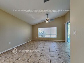 5422 Twin Creeks Dr in Valrico, FL - Building Photo - Building Photo