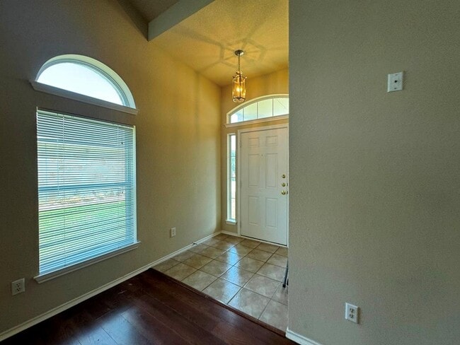 1005 Gentry Dr in Leander, TX - Building Photo - Building Photo