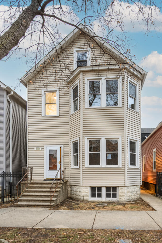 property at 2137 N Maplewood Ave
