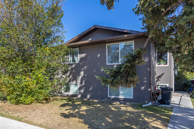 108 8 Av SE in High River, AB - Building Photo - Building Photo