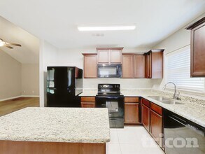 112 Liberty Ln in Venus, TX - Foto de edificio - Building Photo