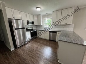 105 Clegg St in Mount Holly, NC - Building Photo - Building Photo