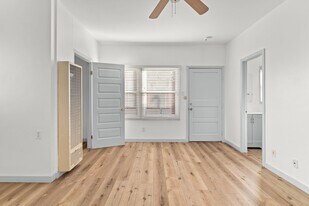 526 Magnolia Ave in Long Beach, CA - Building Photo