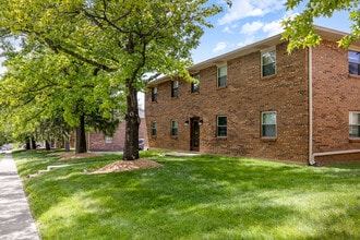 American Village Apartments in Lebanon, OH - Foto de edificio - Building Photo