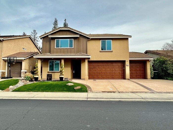 1921 Marinette Ln in Roseville, CA - Building Photo