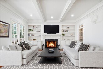 1124 Moores Mill Rd NW in Atlanta, GA - Building Photo - Building Photo