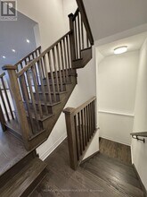 3278 Crystal Dr in Oakville, ON - Building Photo - Building Photo