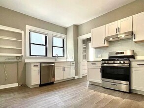 46 Quincy St in Medford, MA - Foto de edificio - Building Photo