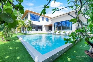 1200 NE 87th St in Miami, FL - Building Photo