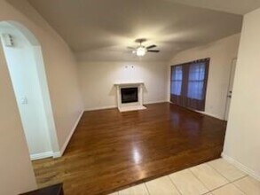 2541 Camel Ct in Dallas, TX - Building Photo - Building Photo