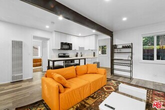 993 Cameron Dr in Big Bear Lake, CA - Building Photo - Building Photo