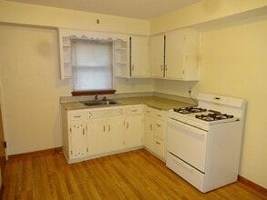 2003 Richmond St, Unit 2003 in Rockford, IL - Building Photo - Building Photo