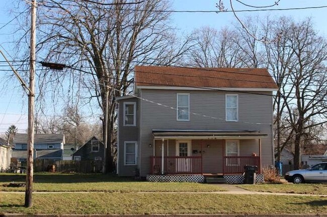 116 Oak St, Unit Apt 2