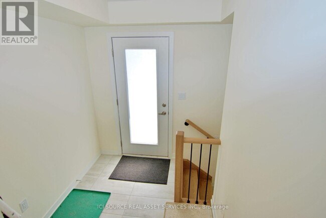 1695 Dersan St in Pickering, ON - Building Photo - Building Photo