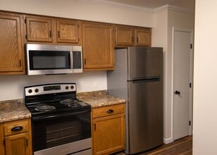 106 Pierre Pl, Unit 106 in Lima, OH - Building Photo - Building Photo