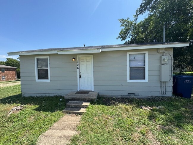 property at 106 W Truman Ave