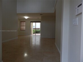 320 SW 87th Ct in Miami, FL - Building Photo - Building Photo