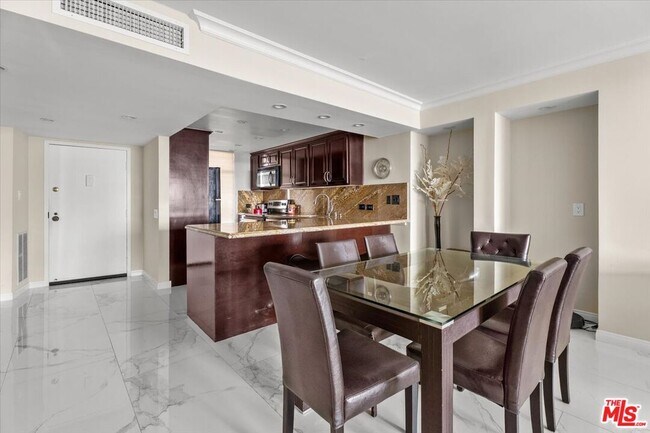 4267 Marina City Dr in Marina Del Rey, CA - Building Photo - Building Photo