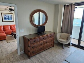 5600 N Flagler Dr in West Palm Beach, FL - Building Photo - Building Photo