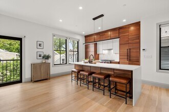 385 Windsor St in Cambridge, MA - Building Photo - Building Photo