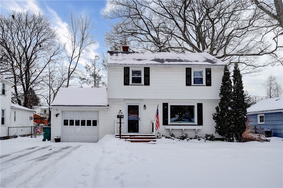 379 Brandon Rd in Rochester, NY - Building Photo