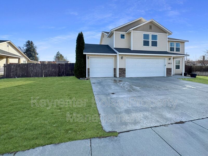 1813 E Grayson St in Meridian, ID - Building Photo