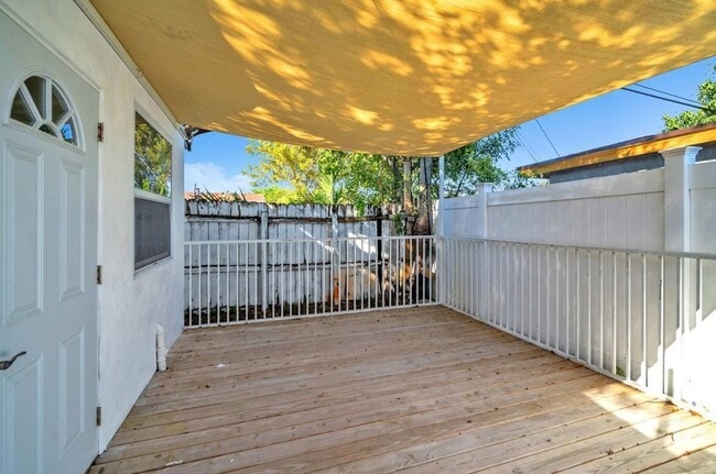 7151 Taft St in Hollywood, FL - Building Photo - Building Photo