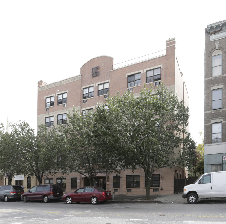 1316 Boston Rd in Bronx, NY - Building Photo