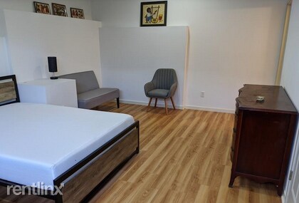 1556a Jones Dr in Ann Arbor, MI - Building Photo - Building Photo