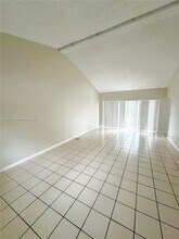 7025 W Sunrise Blvd in Plantation, FL - Building Photo - Building Photo