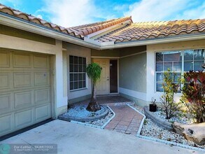 10445 NW 8th Ct in Coral Springs, FL - Building Photo - Building Photo